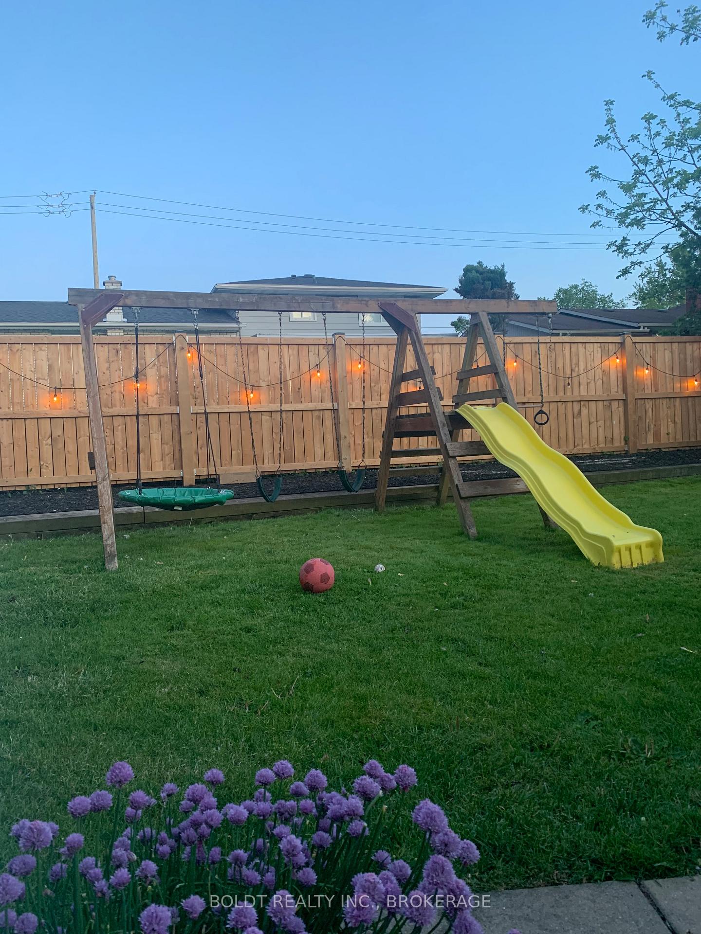 Photo 28 of 3 Beacon Hill Drive, St. Catharines, Burleigh Hill — HOMEH