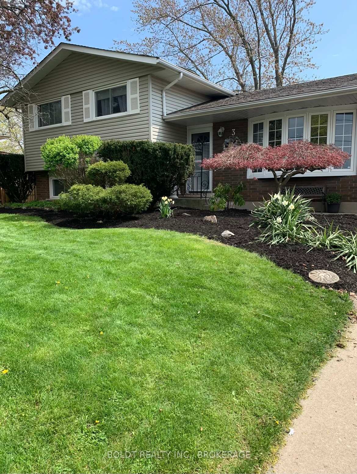 Photo 35 of 3 Beacon Hill Drive, St. Catharines, Burleigh Hill — HOMEH