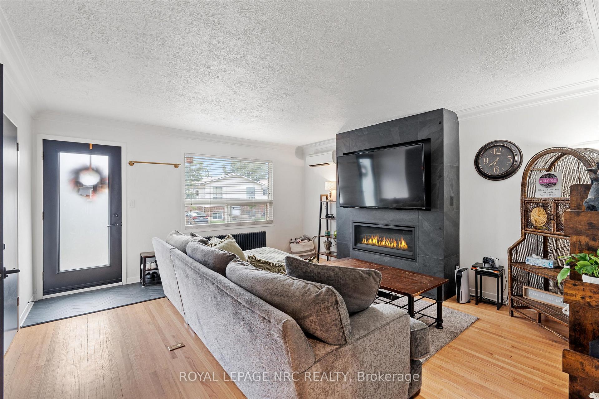Photo 4 of 65 Parkview Road, St. Catharines, Facer — HOMEH