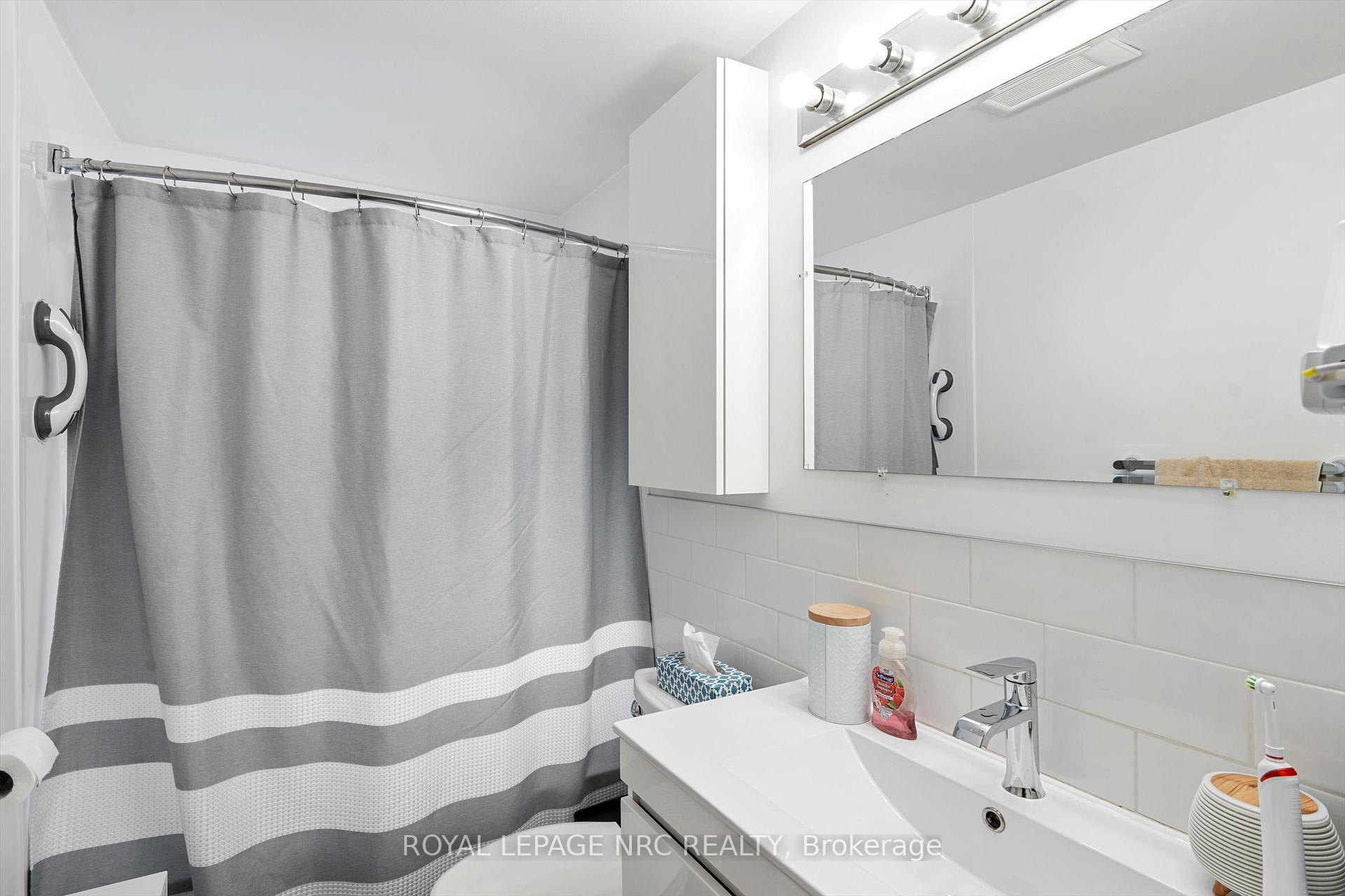 Photo 24 of 65 Parkview Road, St. Catharines, Facer — HOMEH