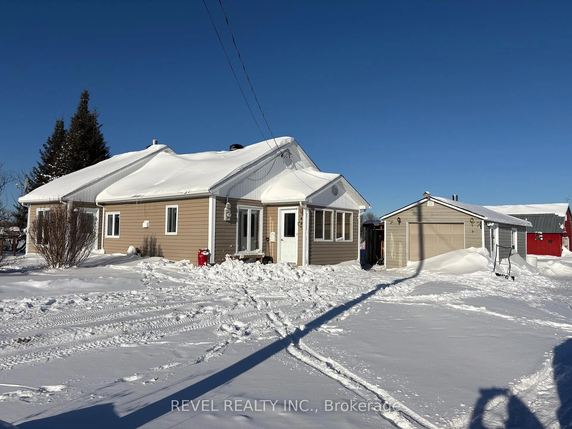Photo 1 of 92 Concession 15, Val Rita, Kapuskasing — HOMEH