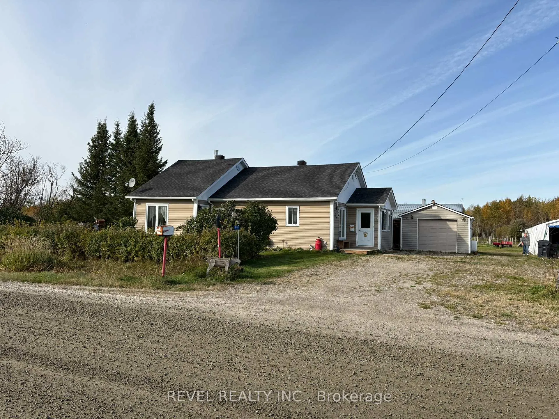 Photo 3 of 92 Concession 15, Val Rita, Kapuskasing — HOMEH