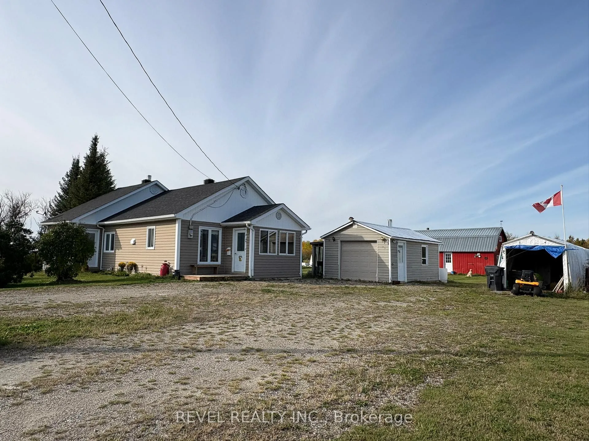 Photo 4 of 92 Concession 15, Val Rita, Kapuskasing — HOMEH