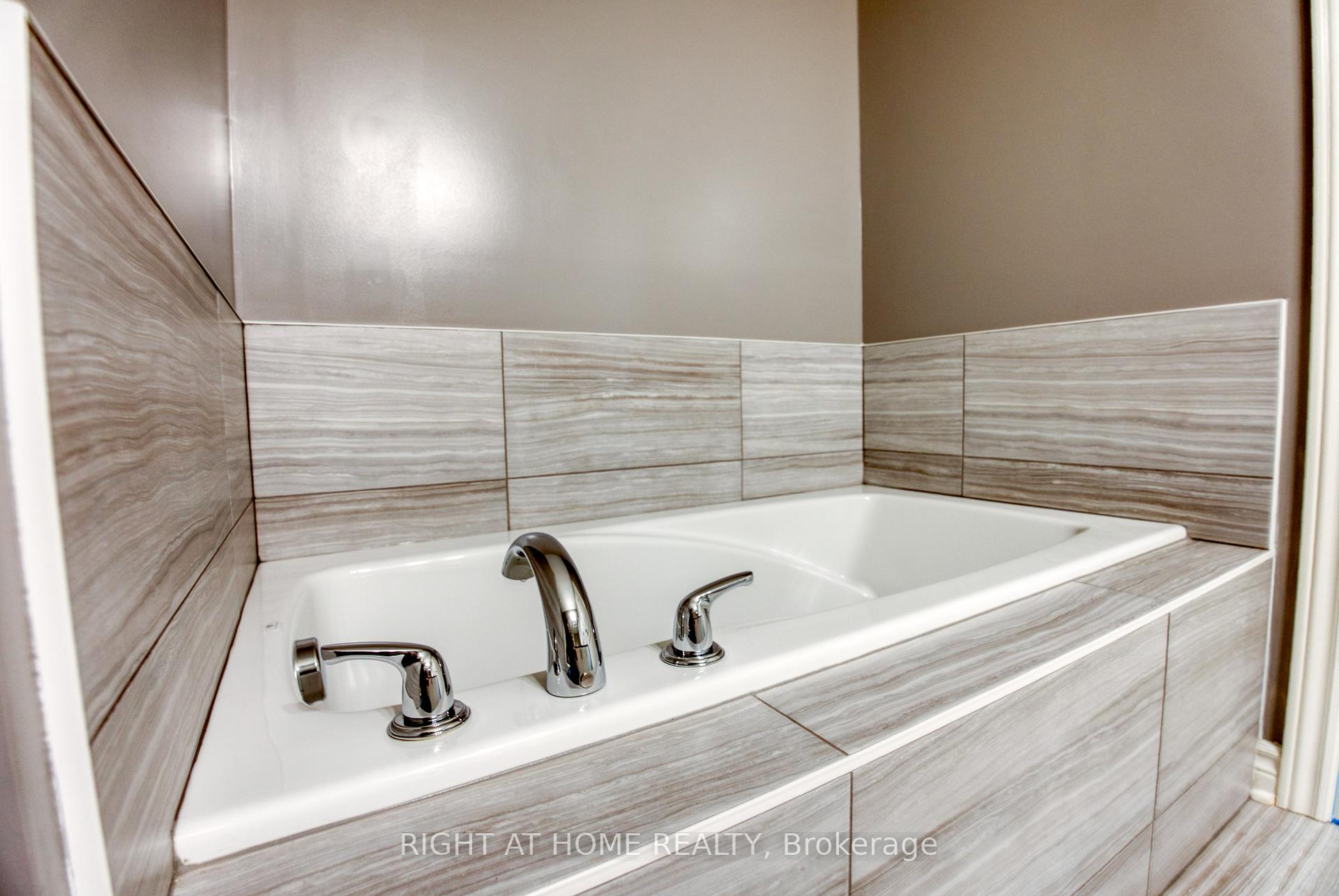 Photo 22 of 1148 Beckett Crescent, Ottawa, Stittsville (South) — HOMEH
