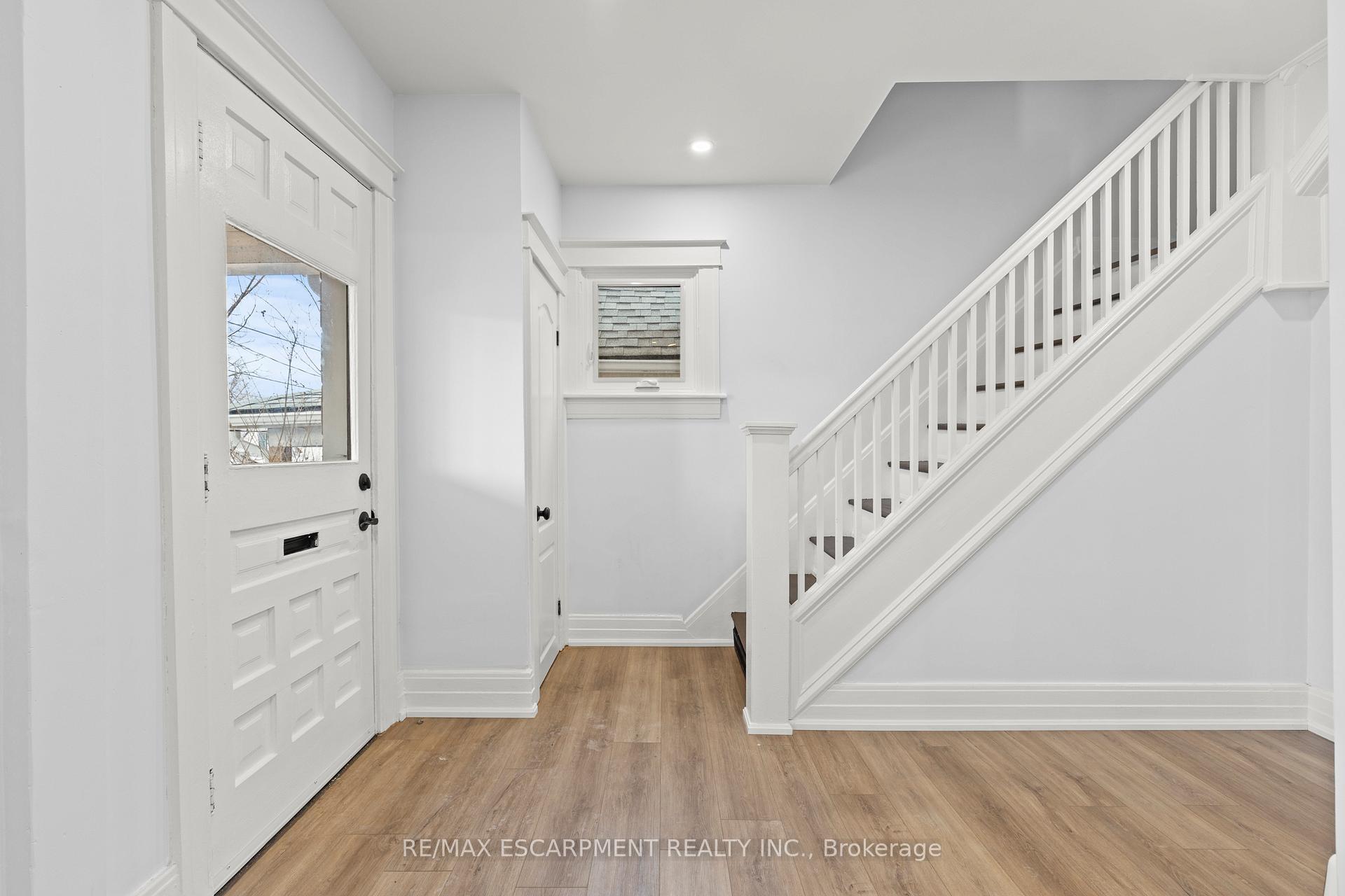 Photo 4 of 2 Berryman Avenue, St. Catharines, E. Chester — HOMEH