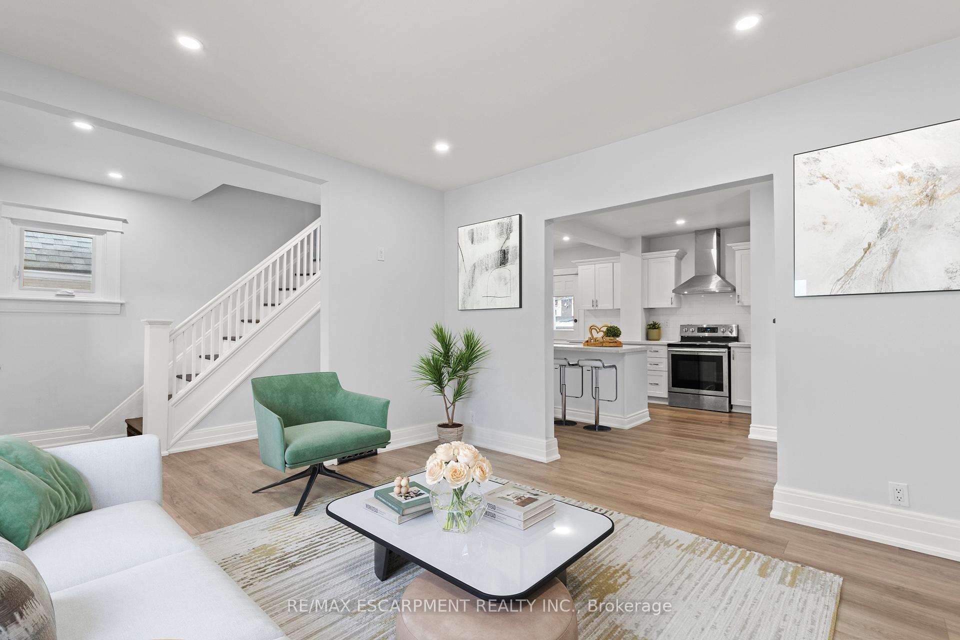 Photo 10 of 2 Berryman Avenue, St. Catharines, E. Chester — HOMEH