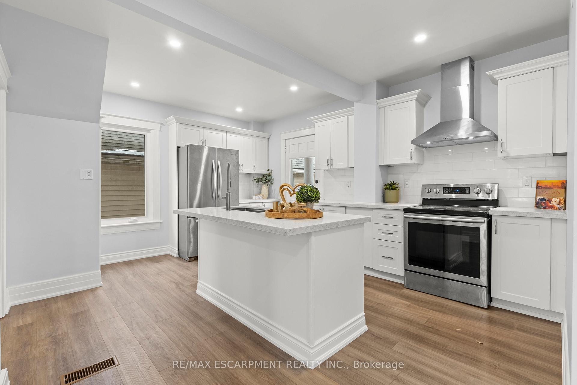 Photo 11 of 2 Berryman Avenue, St. Catharines, E. Chester — HOMEH