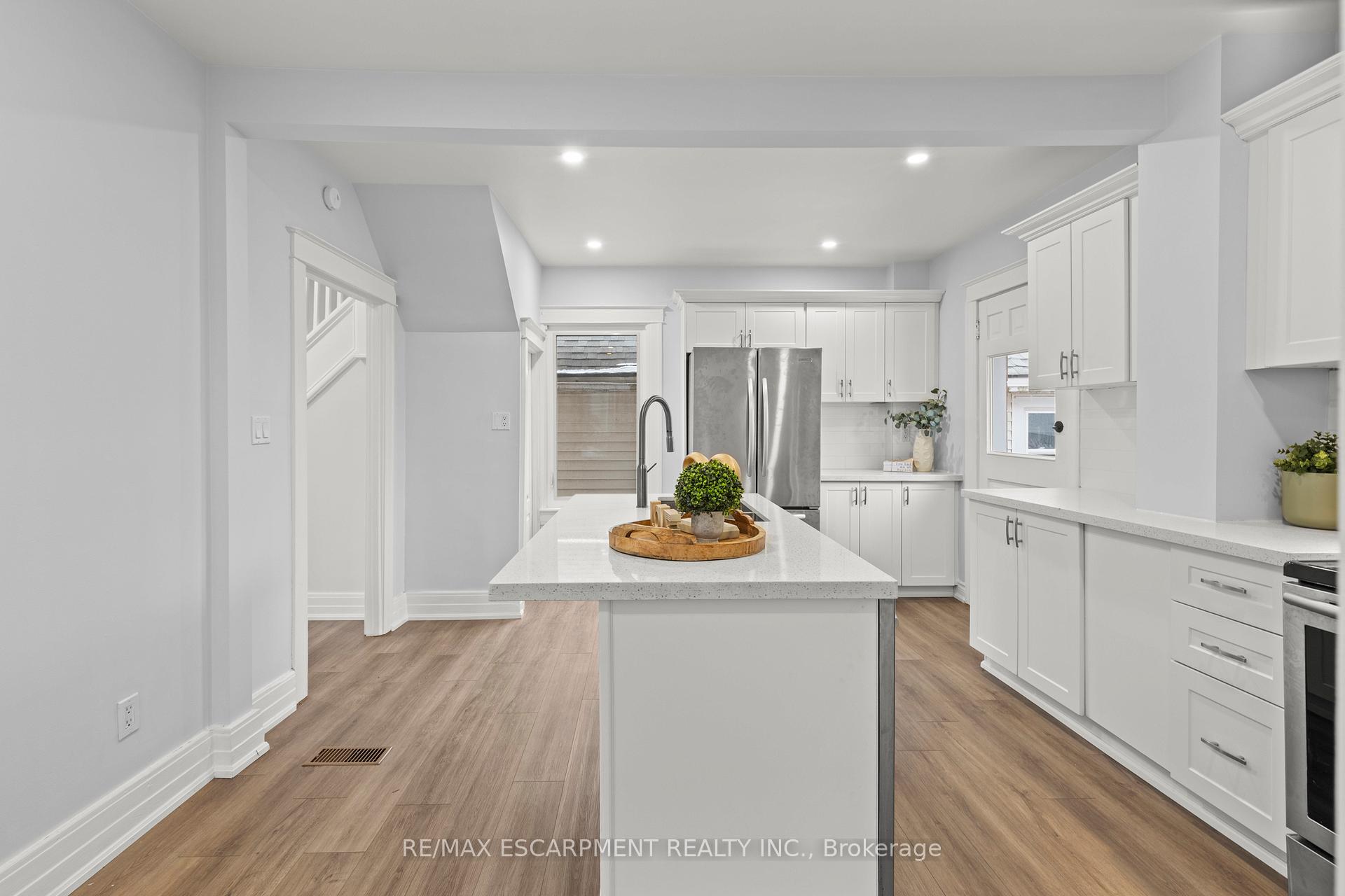 Photo 12 of 2 Berryman Avenue, St. Catharines, E. Chester — HOMEH