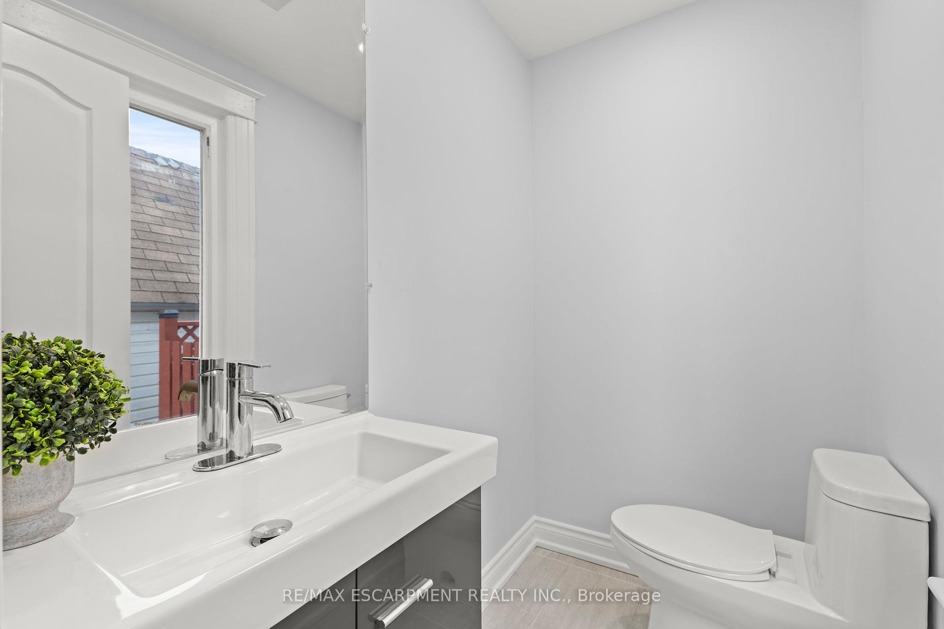 Photo 16 of 2 Berryman Avenue, St. Catharines, E. Chester — HOMEH