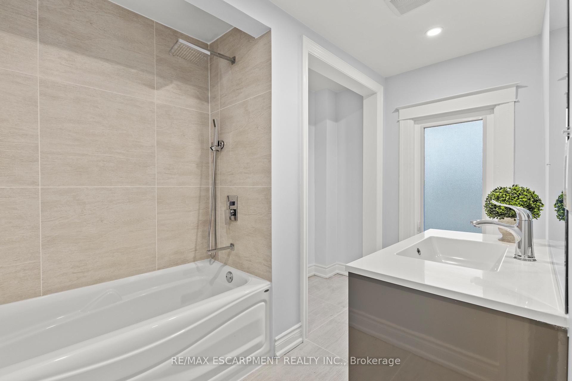 Photo 21 of 2 Berryman Avenue, St. Catharines, E. Chester — HOMEH