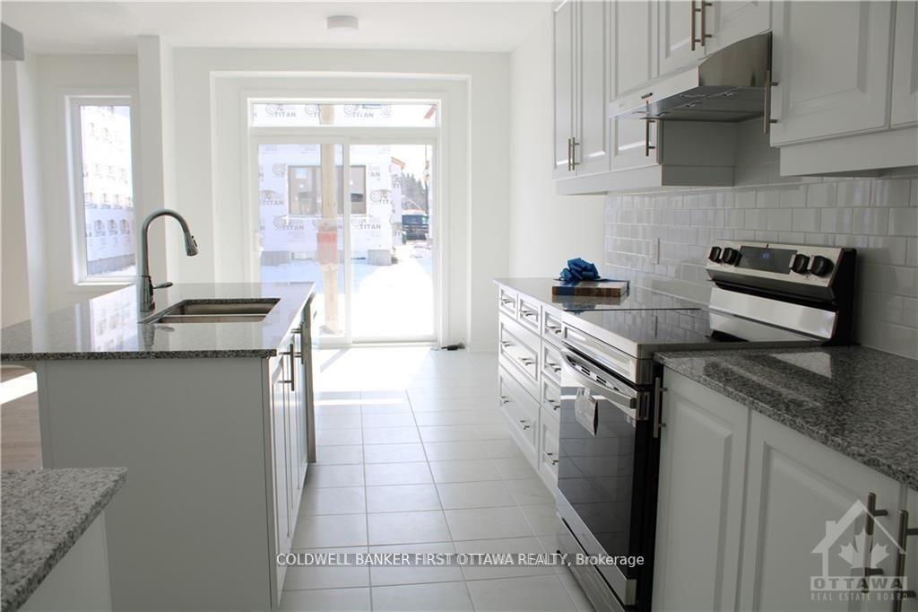 Photo 2 of 318 Crossway Terrace, Ottawa, Stittsville (North) — HOMEH