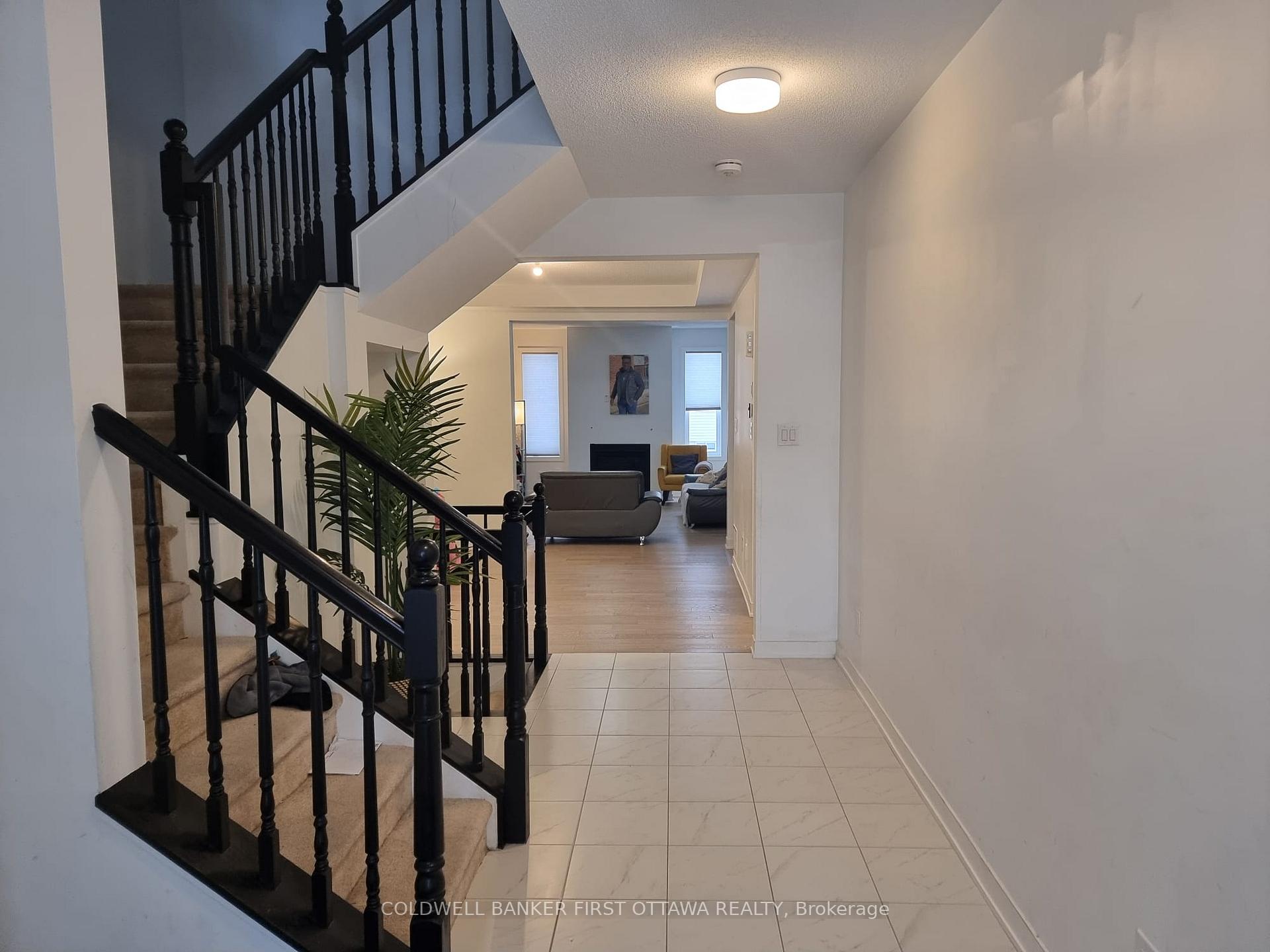 Photo 3 of 318 Crossway Terrace, Ottawa, Stittsville (North) — HOMEH