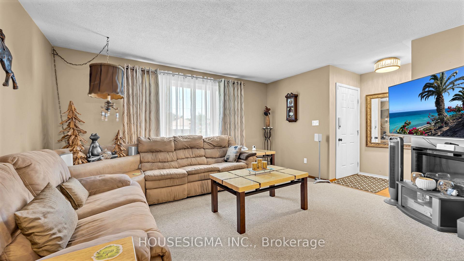 Photo 3 of 143 Chestnut Street, St. Thomas — HOMEH