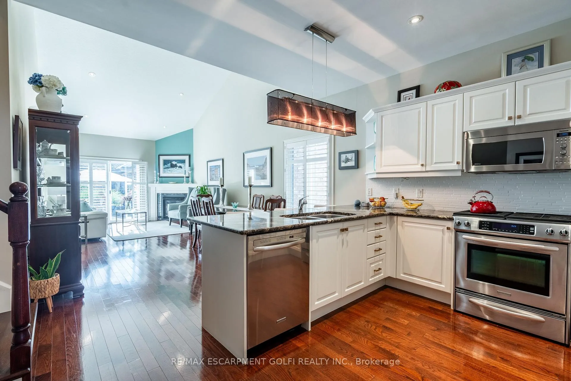 Photo 3 of 56 Videl Crescent N, St. Catharines, Grapeview — HOMEH