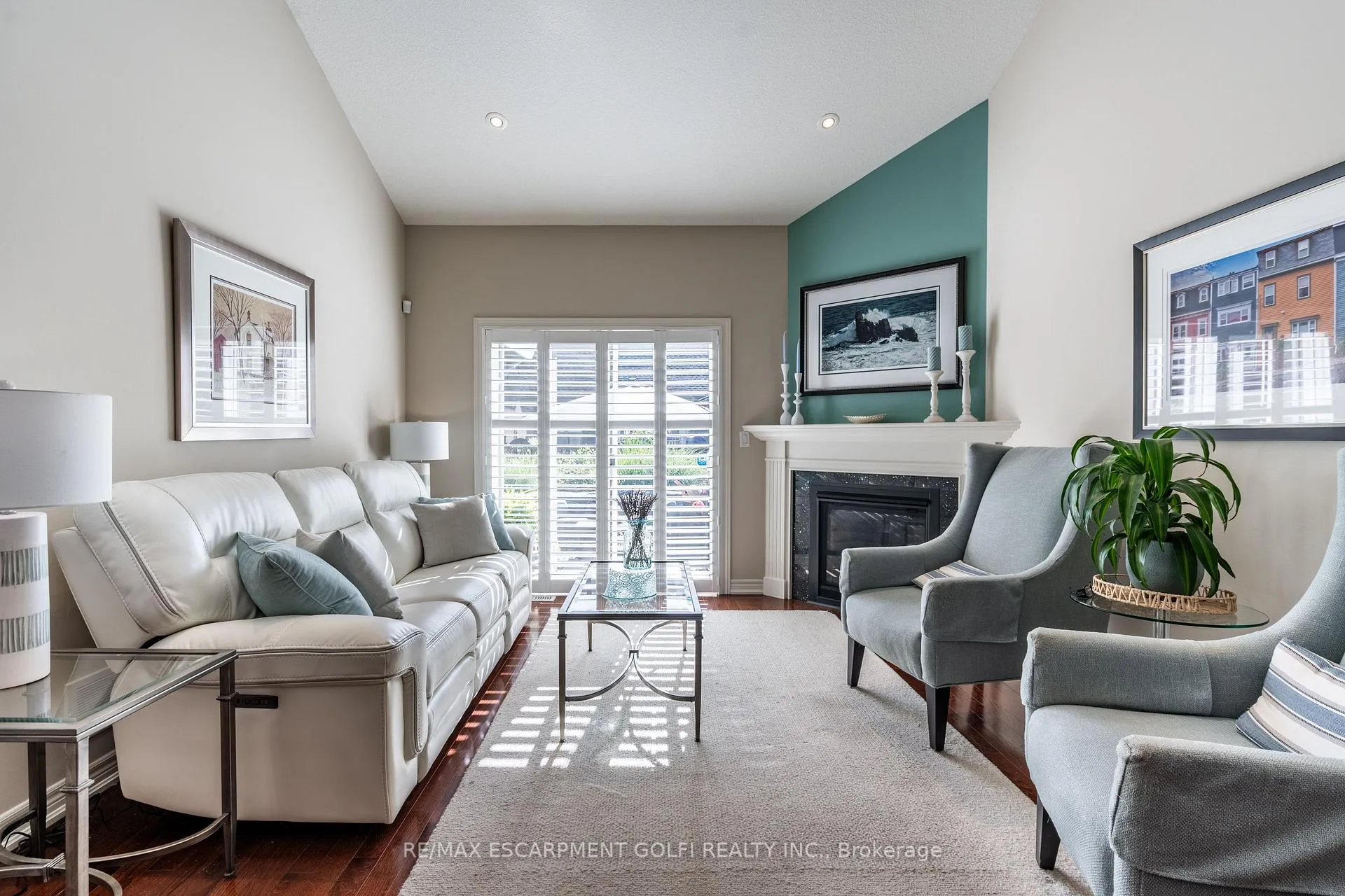 Photo 9 of 56 Videl Crescent N, St. Catharines, Grapeview — HOMEH
