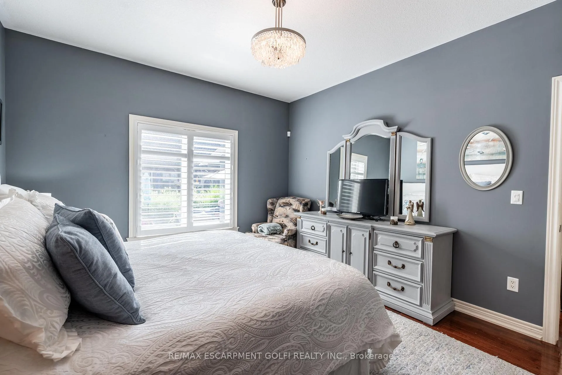 Photo 12 of 56 Videl Crescent N, St. Catharines, Grapeview — HOMEH