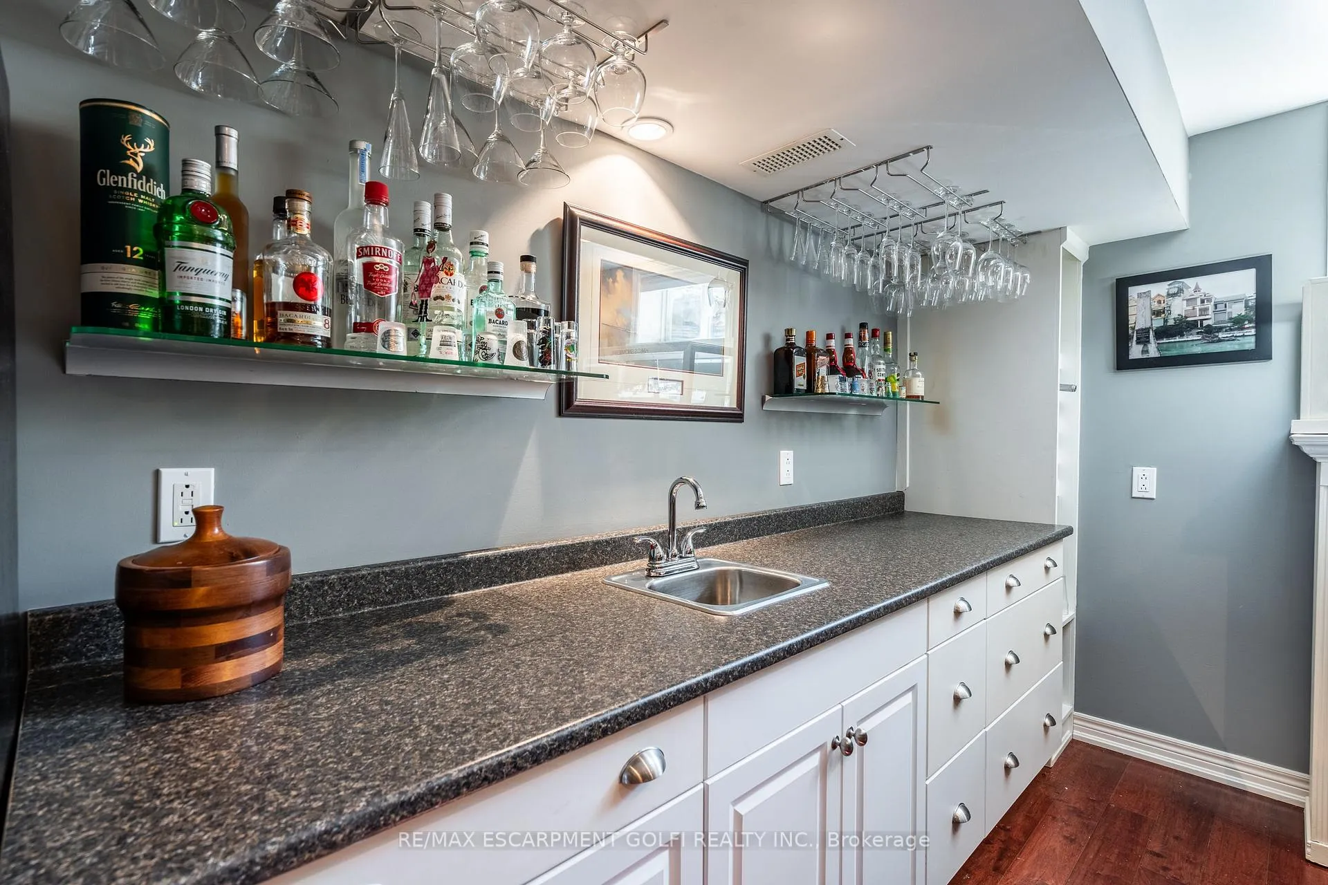 Photo 20 of 56 Videl Crescent N, St. Catharines, Grapeview — HOMEH