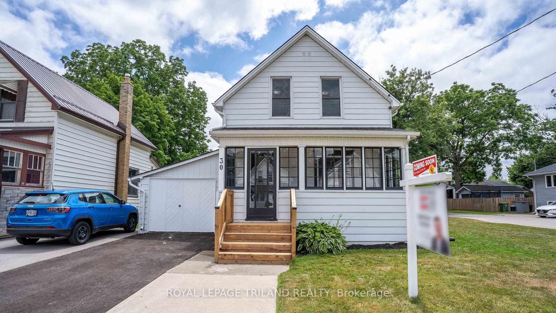 Photo 2 of 30 Chester Street, St. Thomas — HOMEH