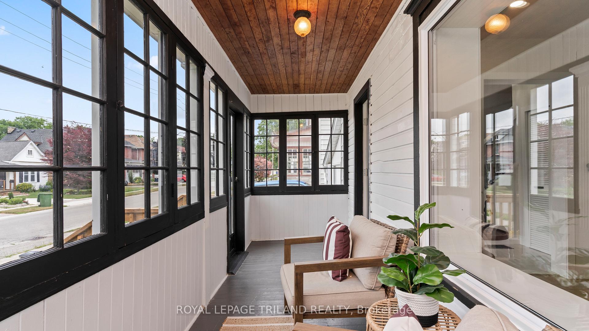Photo 5 of 30 Chester Street, St. Thomas — HOMEH