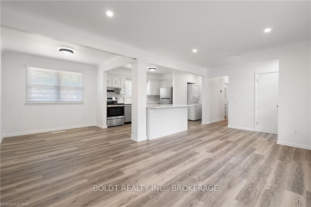 Photo 9 of Unit UPPER, 441 Bunting Road, St. Catharines, Carlton/Bunting — HOMEH