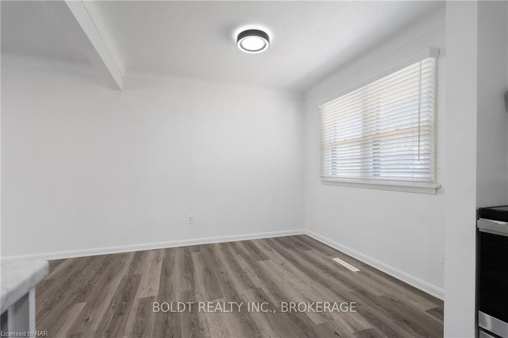 Photo 11 of Unit UPPER, 441 Bunting Road, St. Catharines, Carlton/Bunting — HOMEH