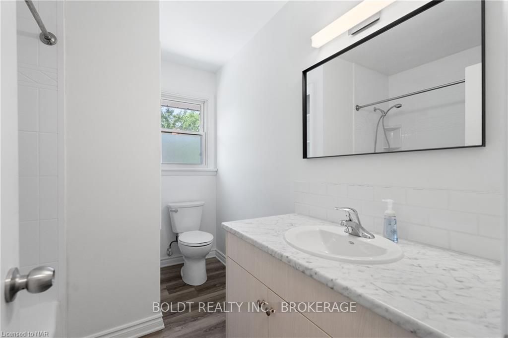 Photo 14 of Unit UPPER, 441 Bunting Road, St. Catharines, Carlton/Bunting — HOMEH