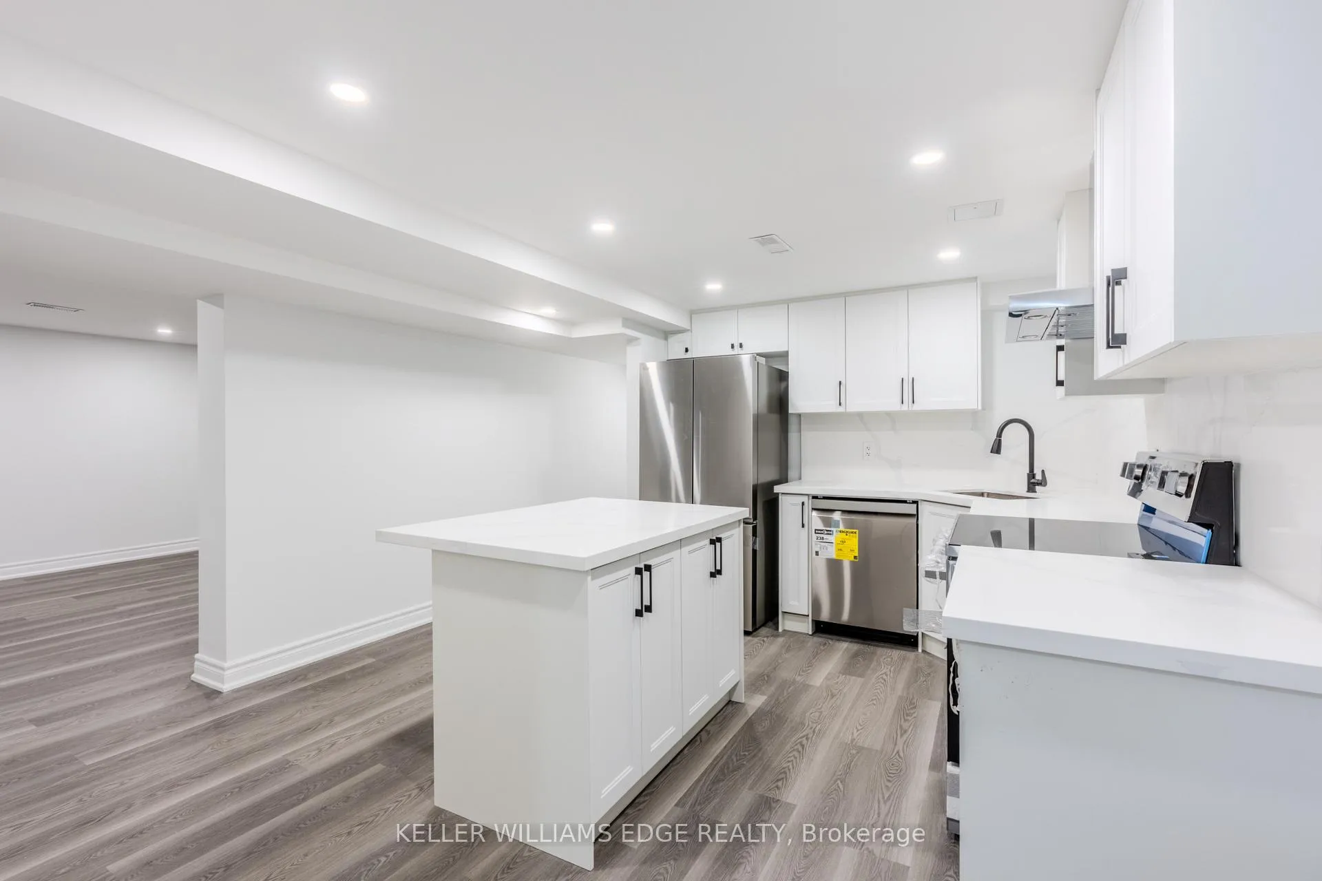 Photo 3 of Unit LOWER, 16 Doreen Court, Hamilton, Huntington — HOMEH