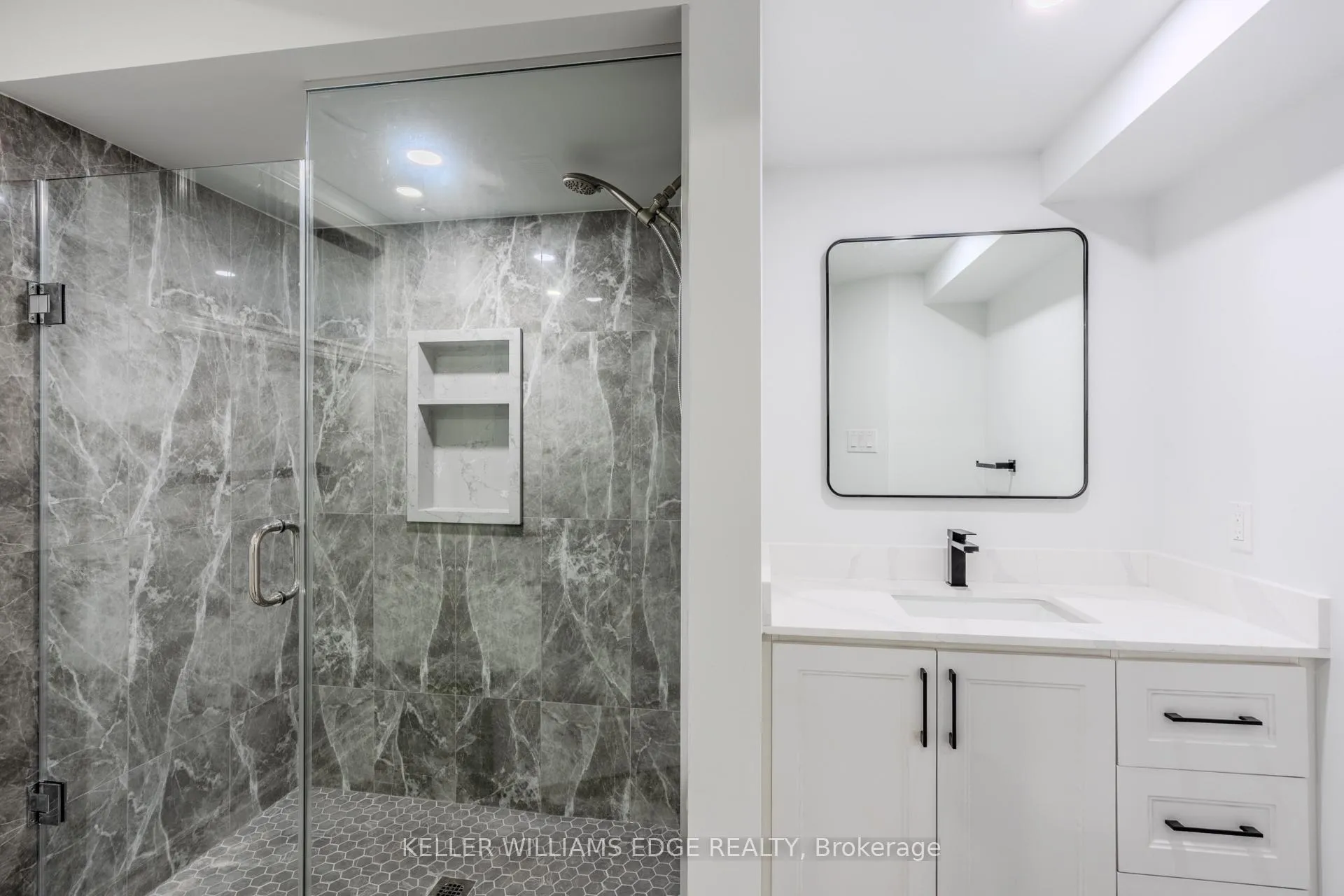 Photo 19 of Unit LOWER, 16 Doreen Court, Hamilton, Huntington — HOMEH