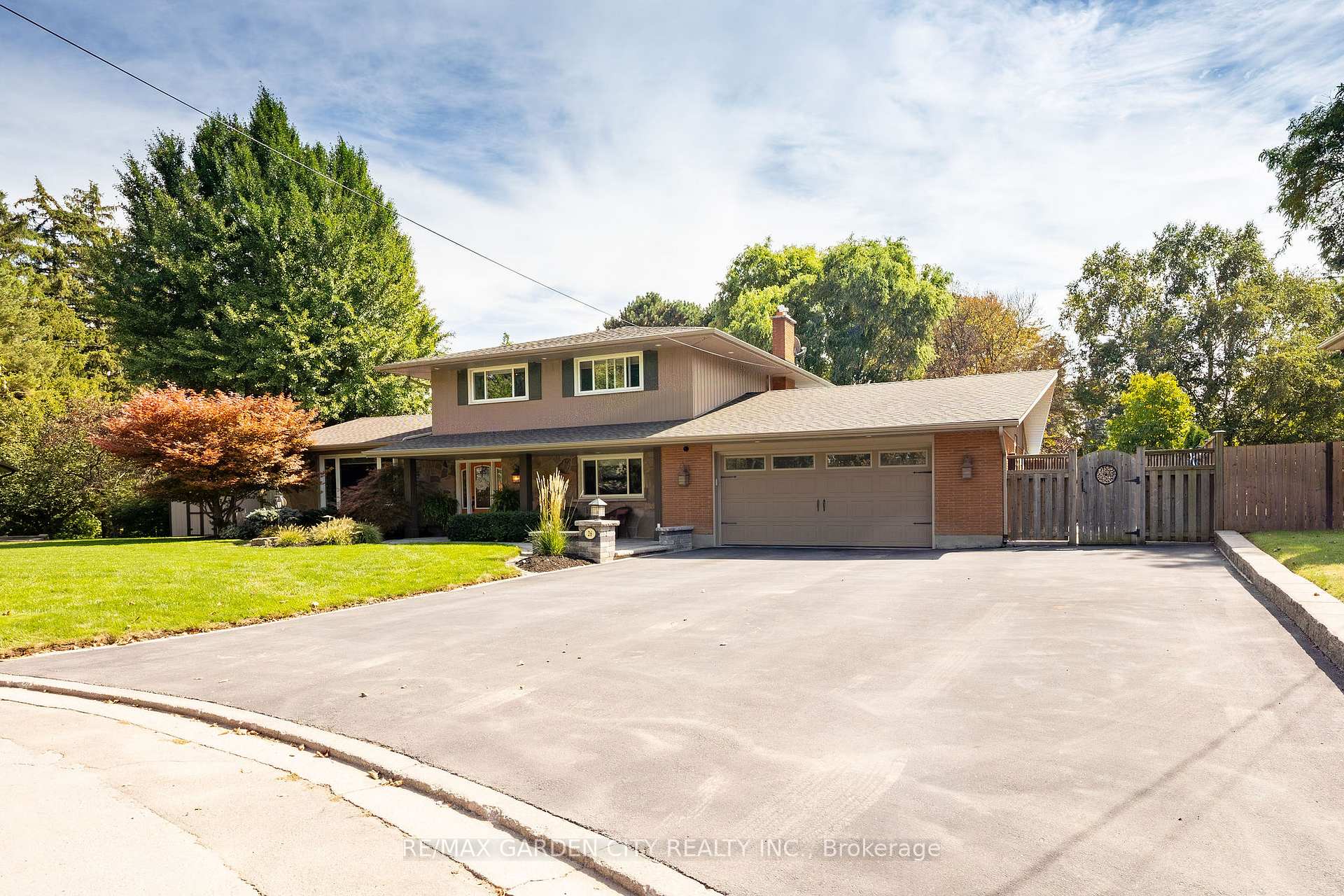 Photo 2 of 26 Cabot Drive, St. Catharines, Vine/Linwell — HOMEH