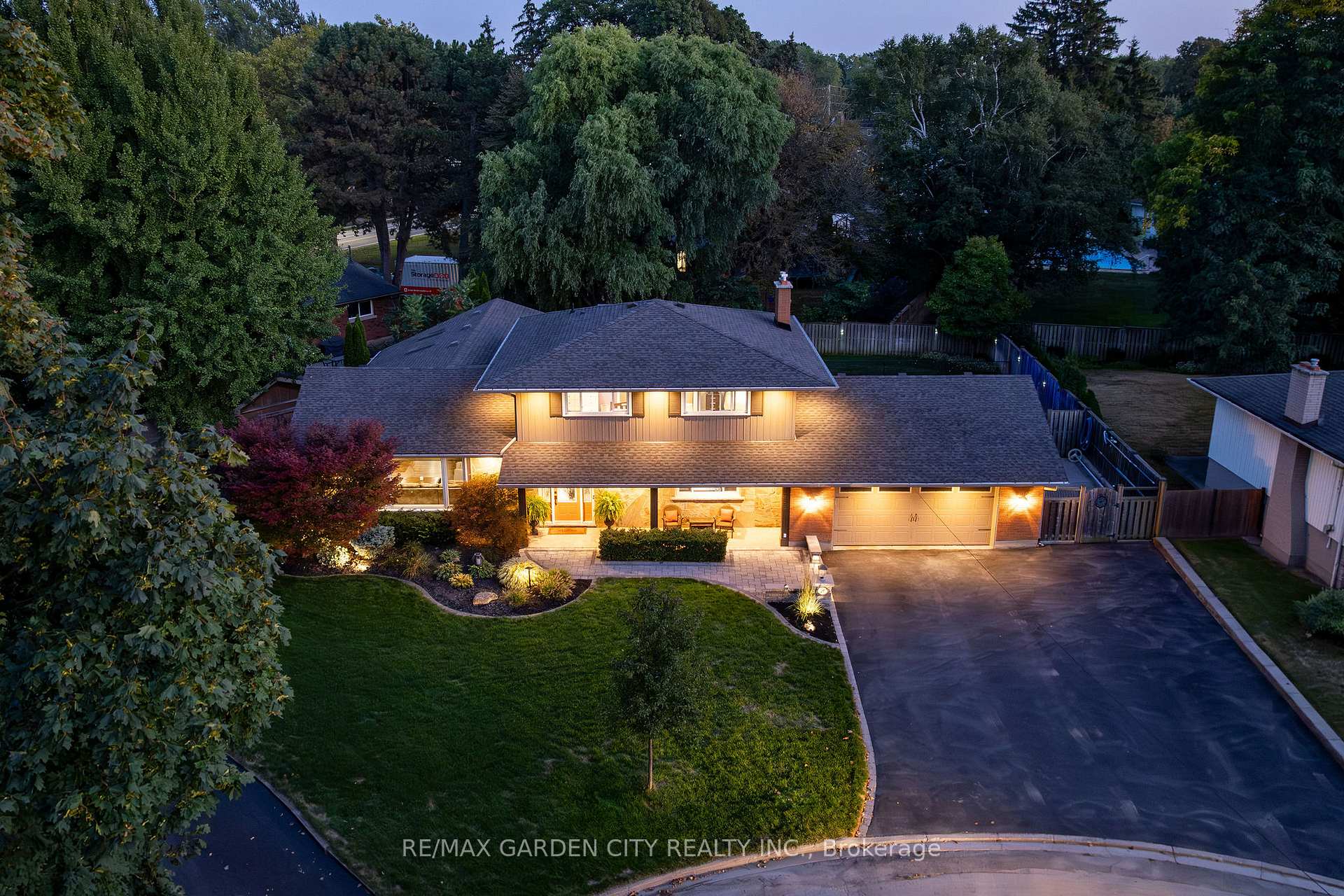 Photo 3 of 26 Cabot Drive, St. Catharines, Vine/Linwell — HOMEH