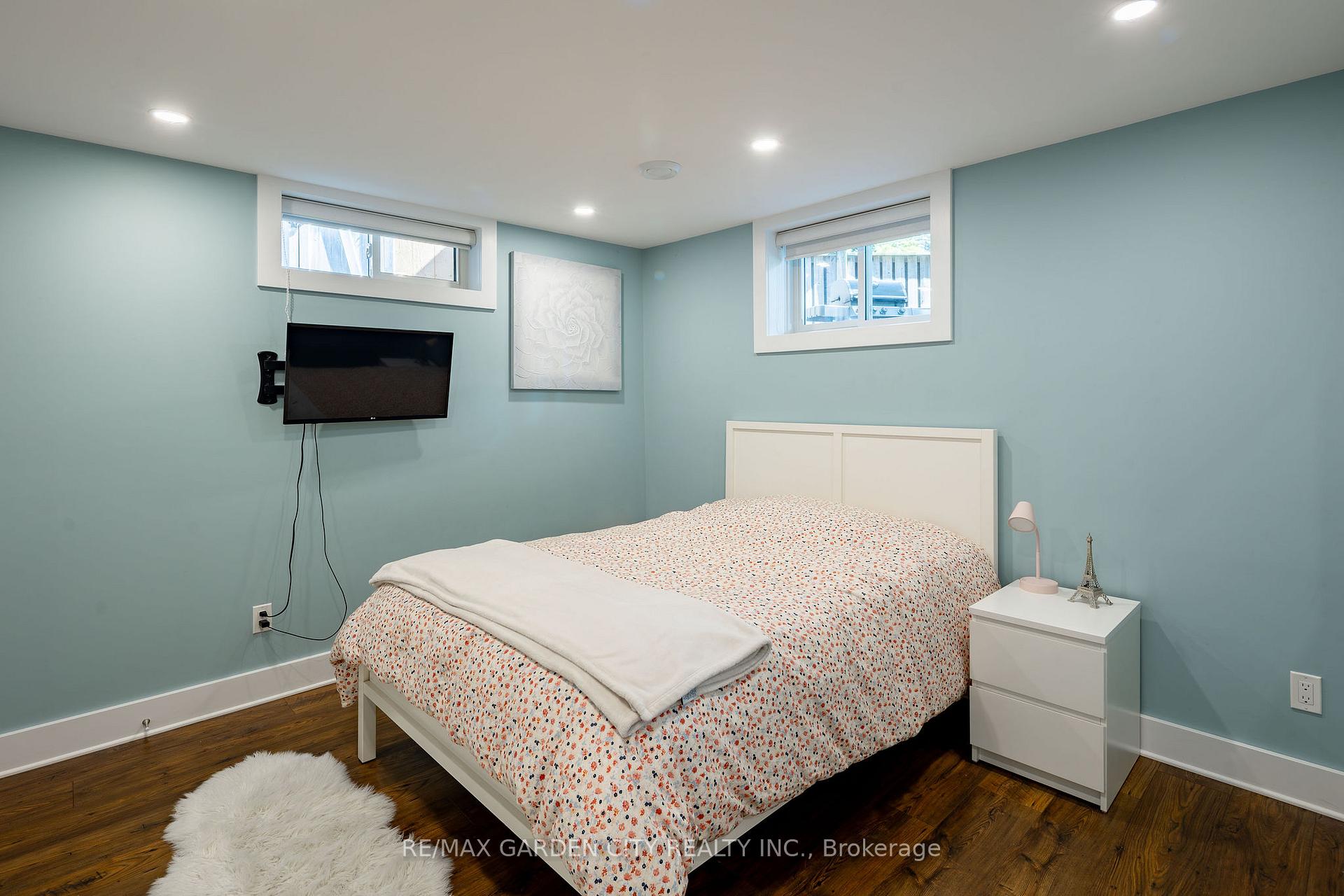 Photo 31 of 26 Cabot Drive, St. Catharines, Vine/Linwell — HOMEH