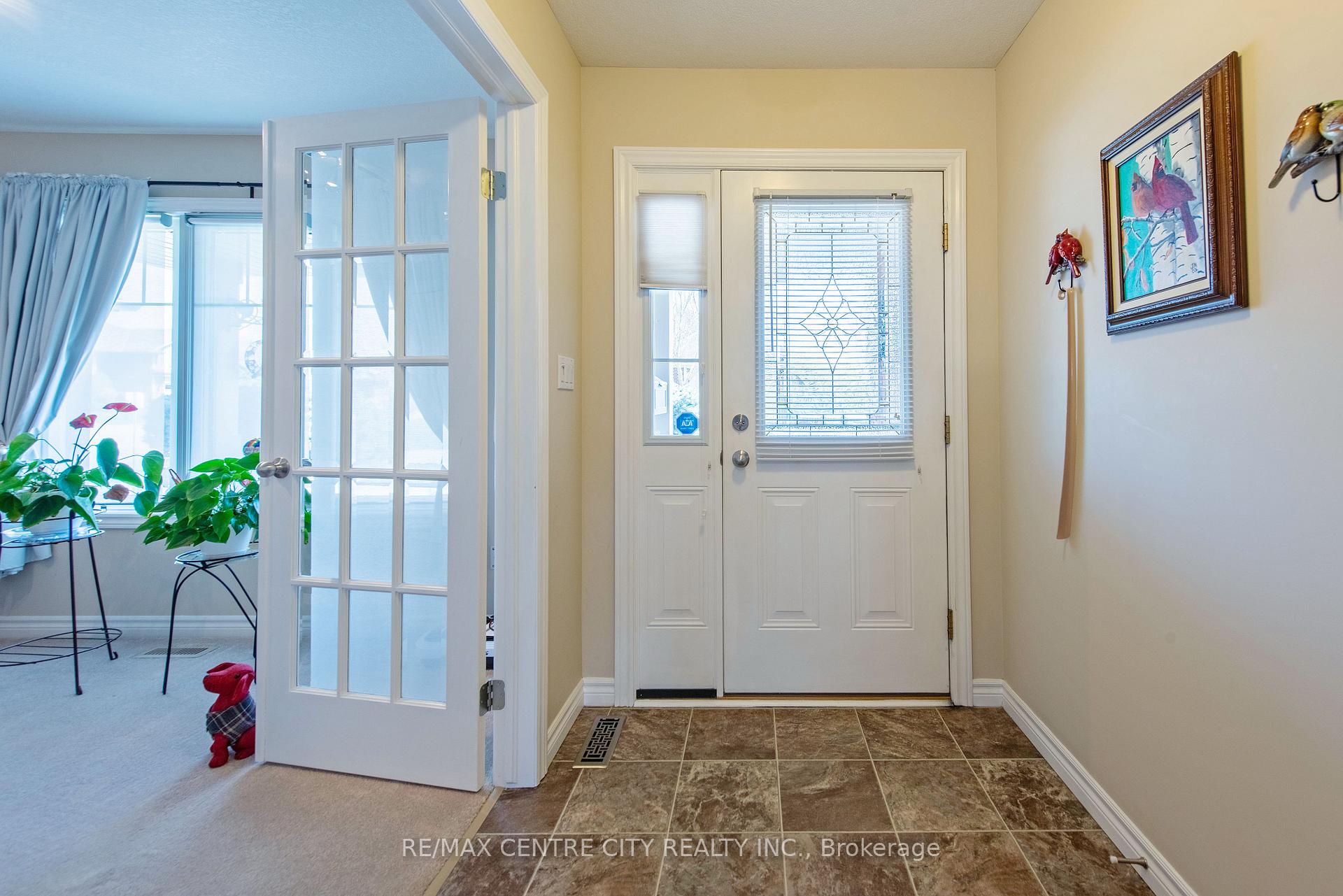 Photo 5 of 4 Harvest Court, St. Thomas — HOMEH