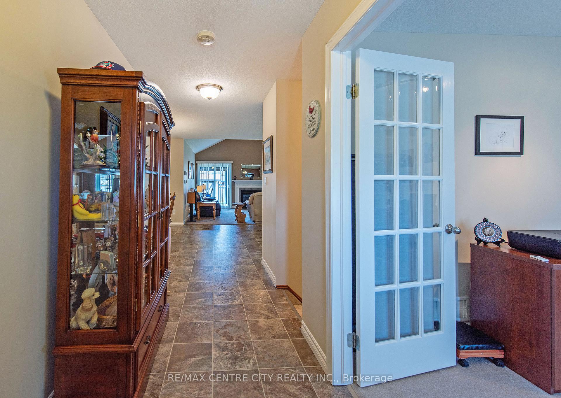 Photo 6 of 4 Harvest Court, St. Thomas — HOMEH