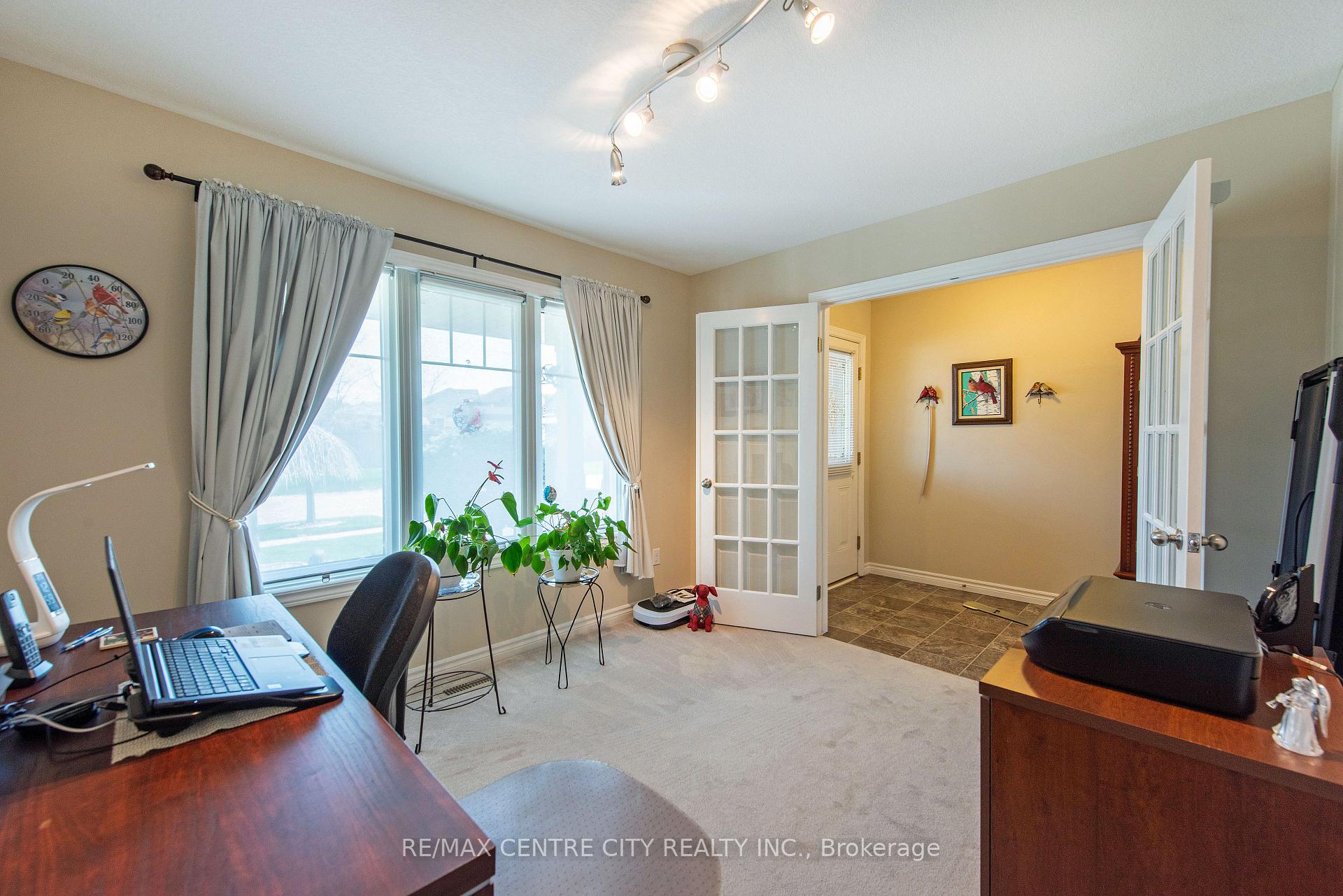 Photo 8 of 4 Harvest Court, St. Thomas — HOMEH
