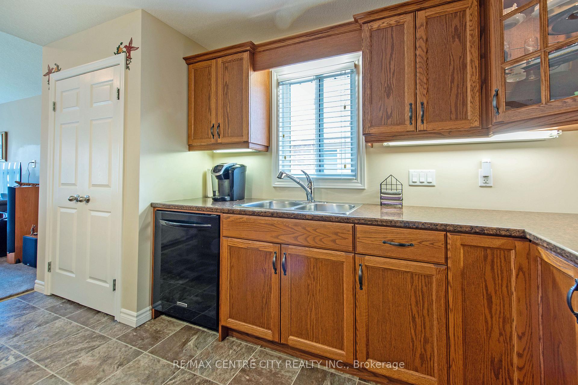 Photo 11 of 4 Harvest Court, St. Thomas — HOMEH