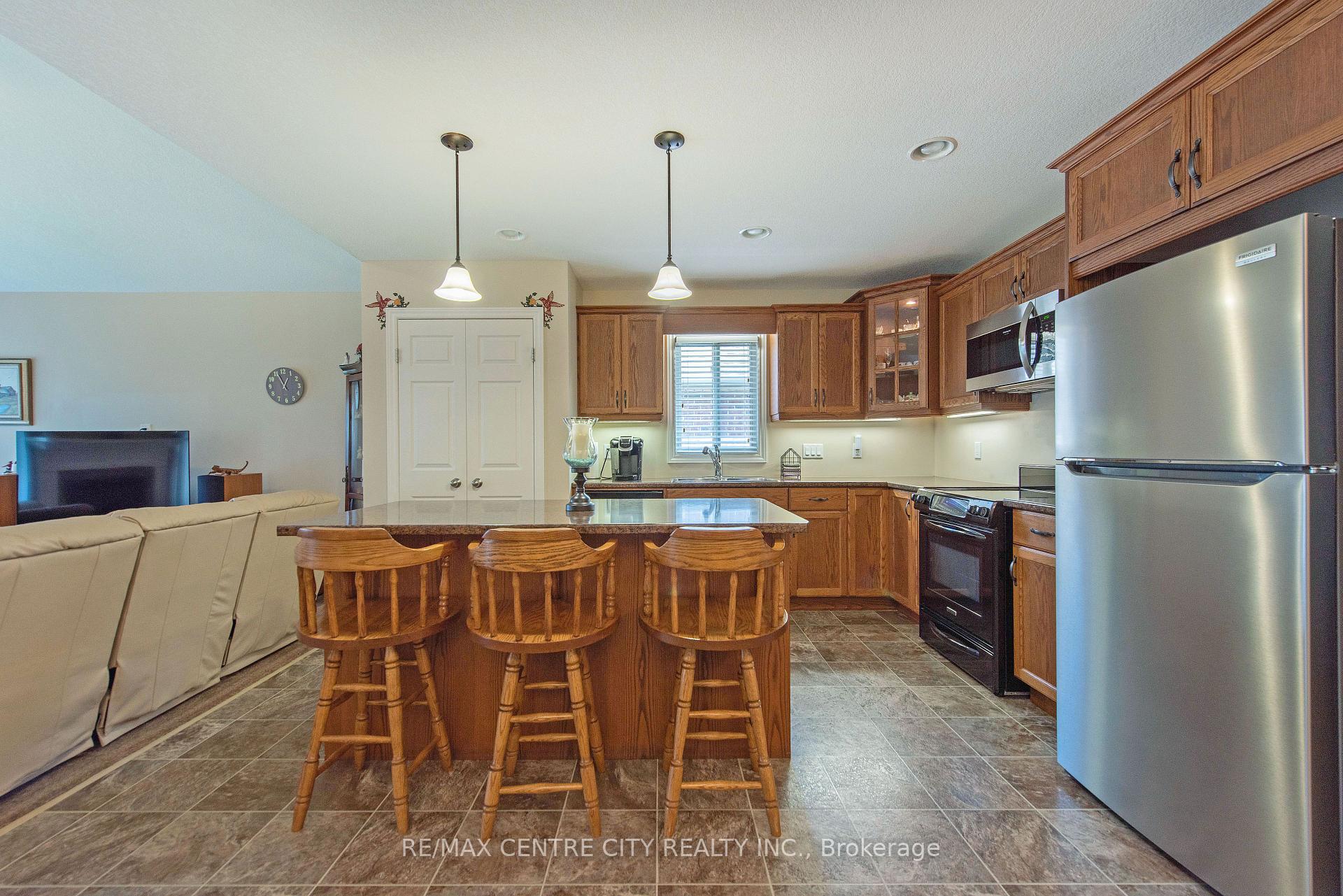 Photo 14 of 4 Harvest Court, St. Thomas — HOMEH