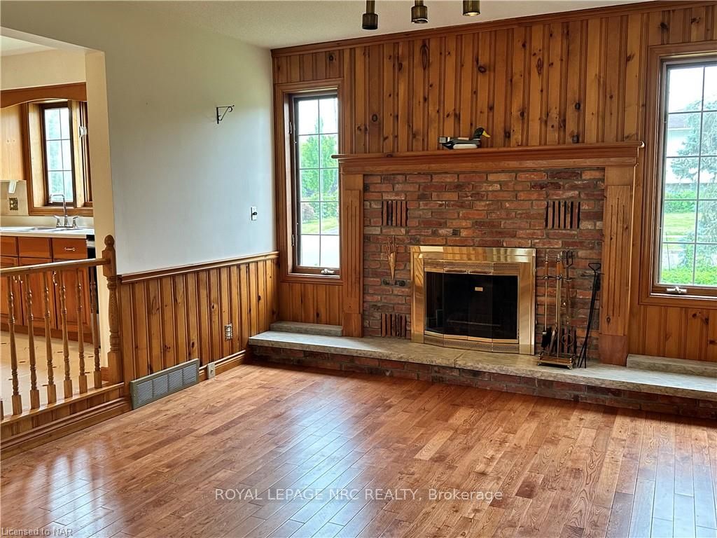 Photo 6 of 266 Glenridge Avenue, St. Catharines, Glendale/Glenridge — HOMEH