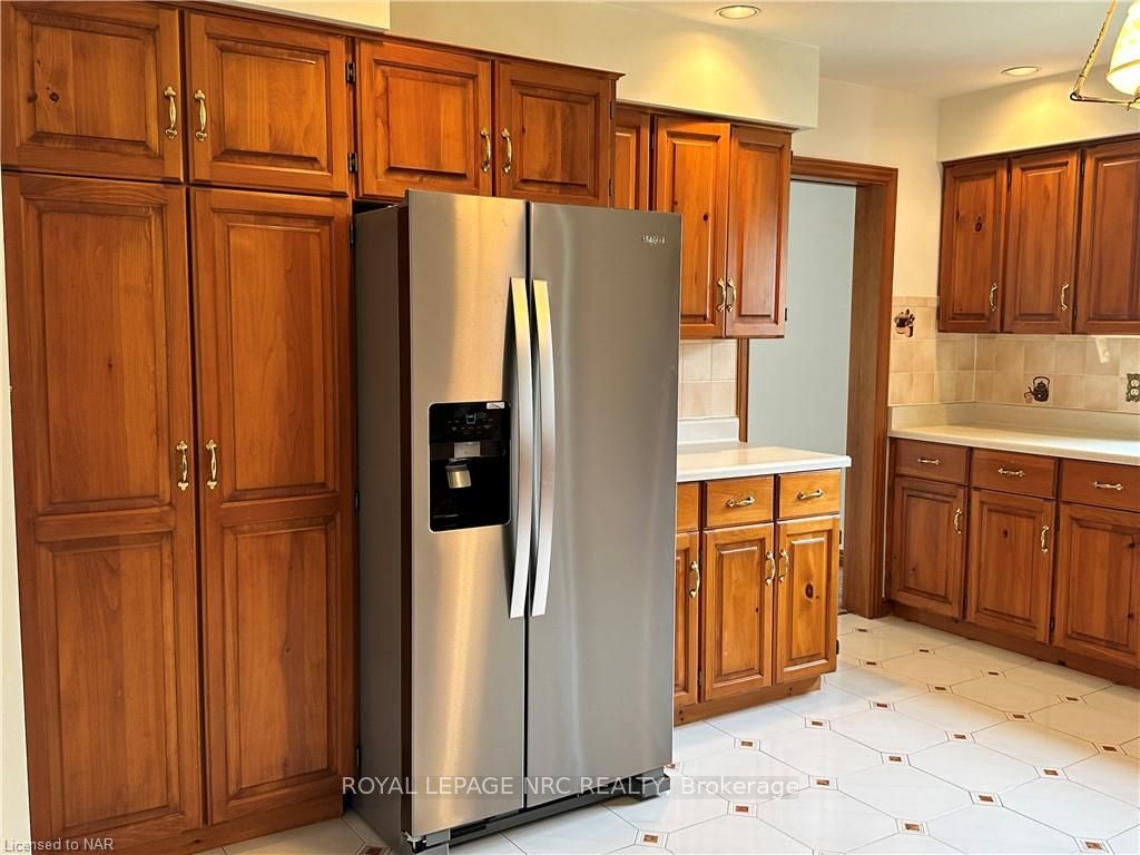 Photo 10 of 266 Glenridge Avenue, St. Catharines, Glendale/Glenridge — HOMEH