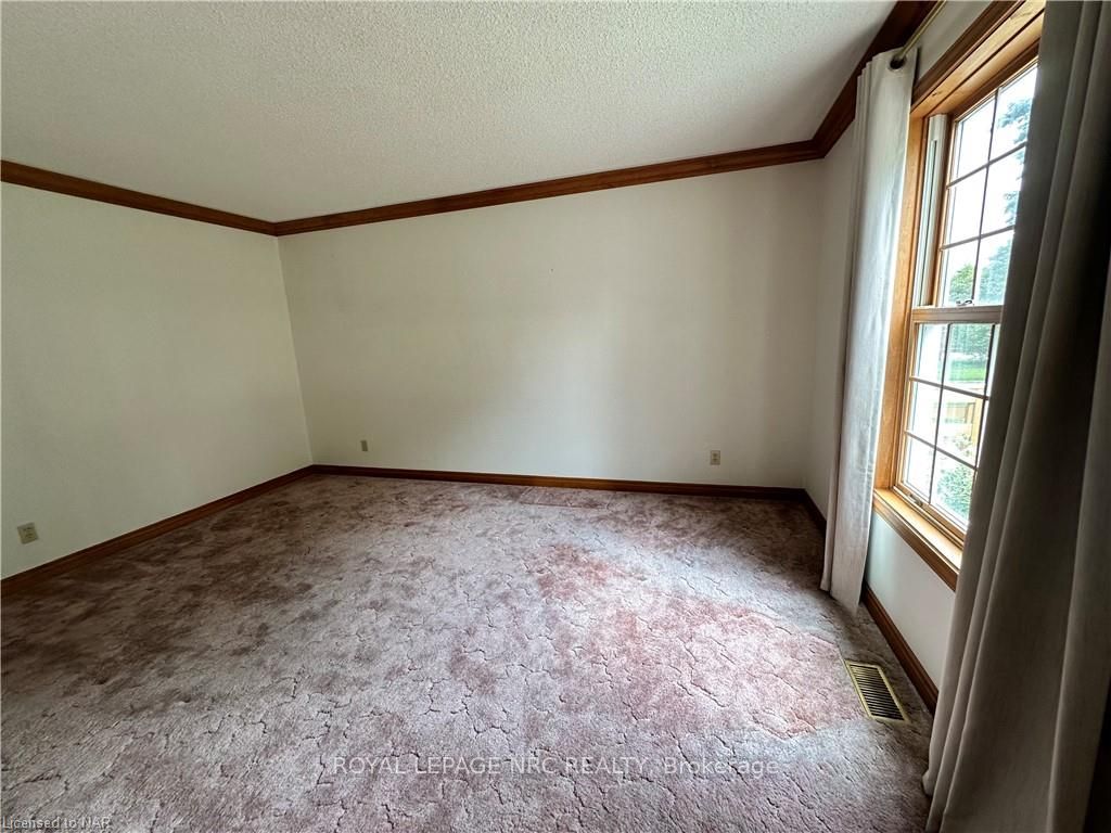 Photo 12 of 266 Glenridge Avenue, St. Catharines, Glendale/Glenridge — HOMEH