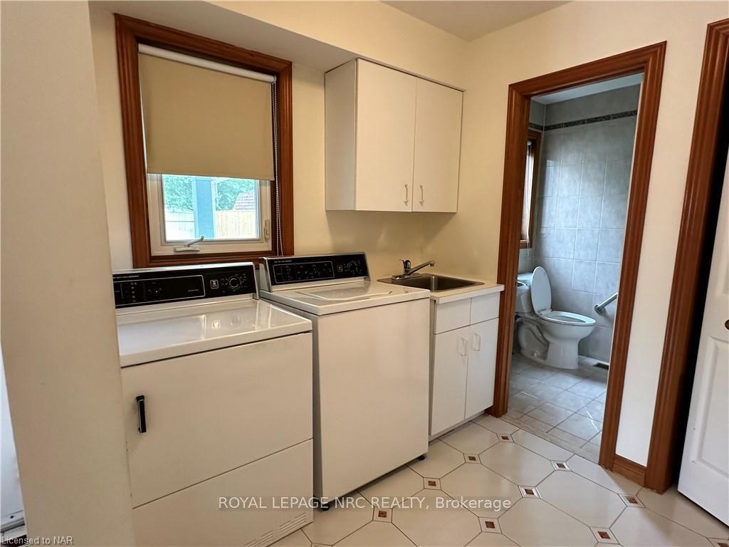 Photo 16 of 266 Glenridge Avenue, St. Catharines, Glendale/Glenridge — HOMEH