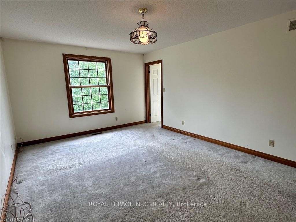 Photo 18 of 266 Glenridge Avenue, St. Catharines, Glendale/Glenridge — HOMEH