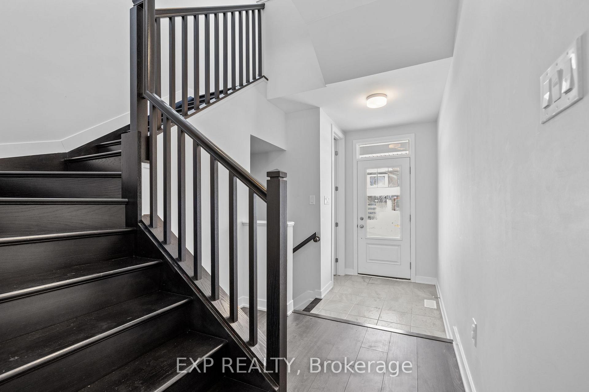 Photo 2 of 530 Filly Terrace S, Ottawa, Goulbourn Twp From Franktown Rd/South To Rideau — HOMEH