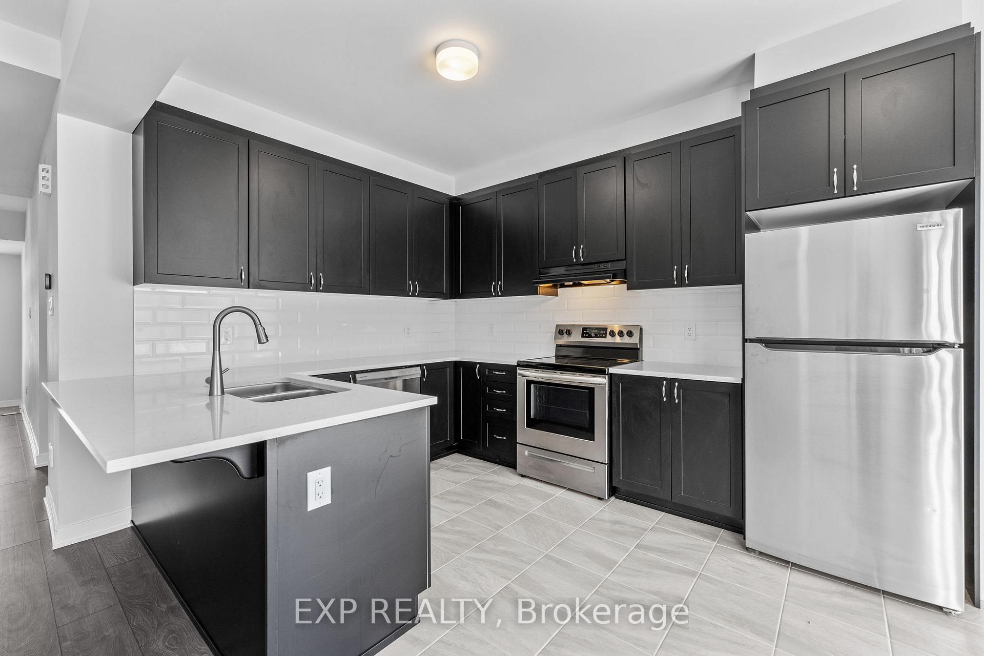 Photo 6 of 530 Filly Terrace S, Ottawa, Goulbourn Twp From Franktown Rd/South To Rideau — HOMEH