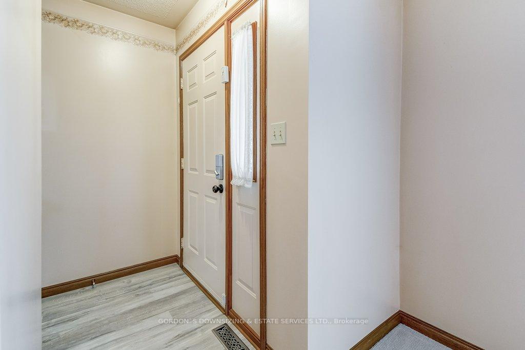 Photo 7 of 22 Farmington Drive, St. Thomas — HOMEH