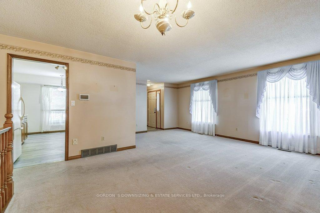 Photo 11 of 22 Farmington Drive, St. Thomas — HOMEH