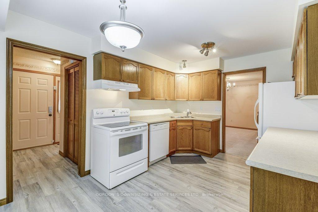 Photo 16 of 22 Farmington Drive, St. Thomas — HOMEH