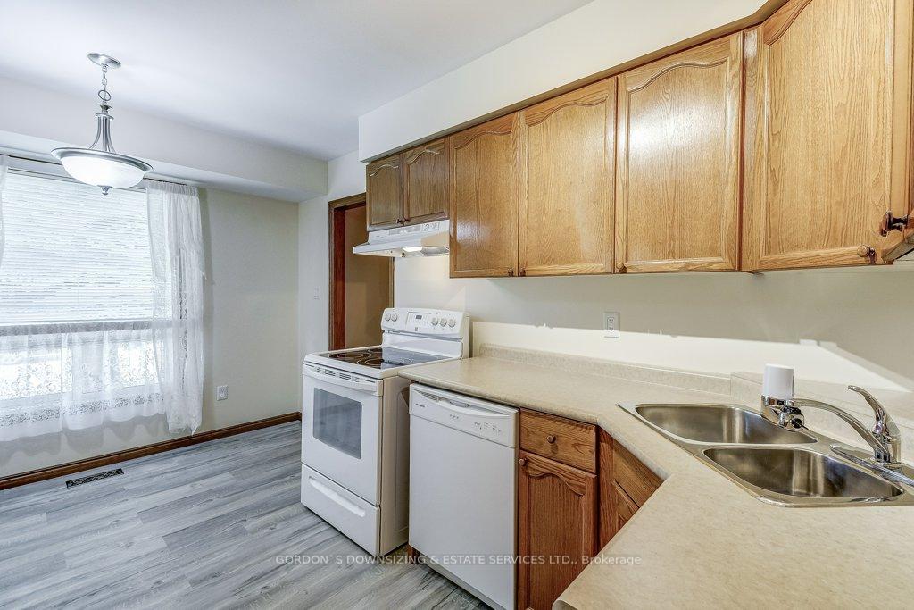 Photo 17 of 22 Farmington Drive, St. Thomas — HOMEH