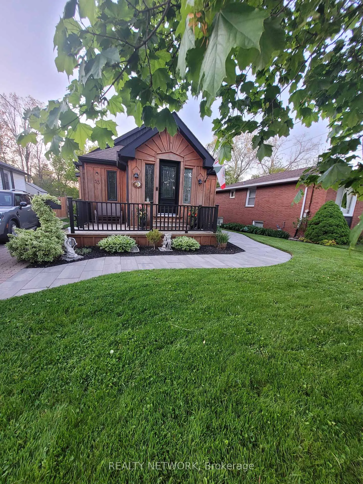 Photo 5 of 33 Rosedale Avenue, St. Catharines, Secord Woods — HOMEH