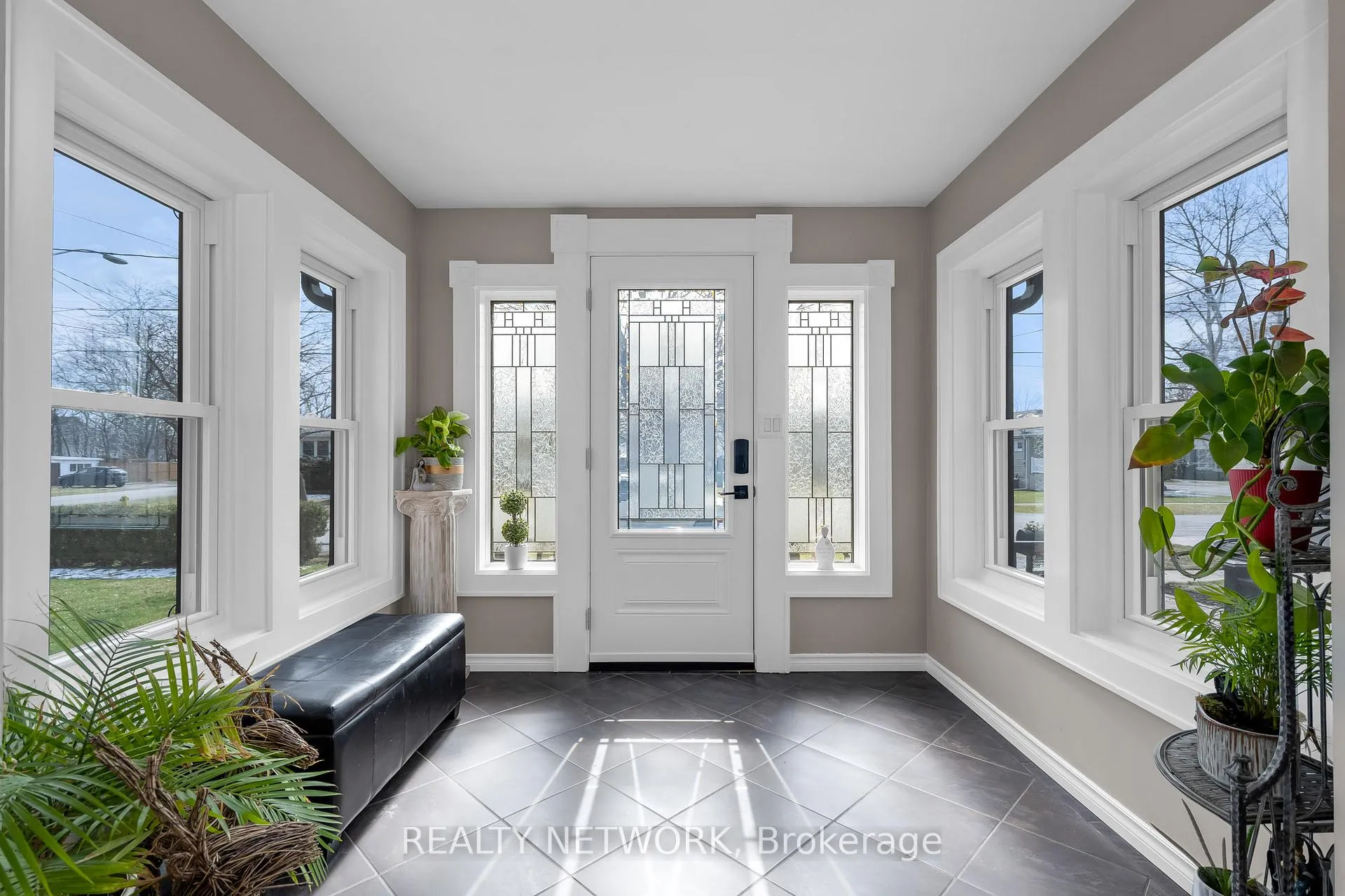 Photo 7 of 33 Rosedale Avenue, St. Catharines, Secord Woods — HOMEH