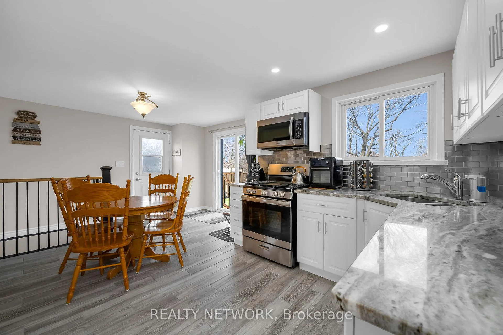 Photo 15 of 33 Rosedale Avenue, St. Catharines, Secord Woods — HOMEH